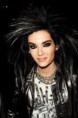 /album/galeria-de-fotos/bill-kaulitz-janelinha-jpeg/